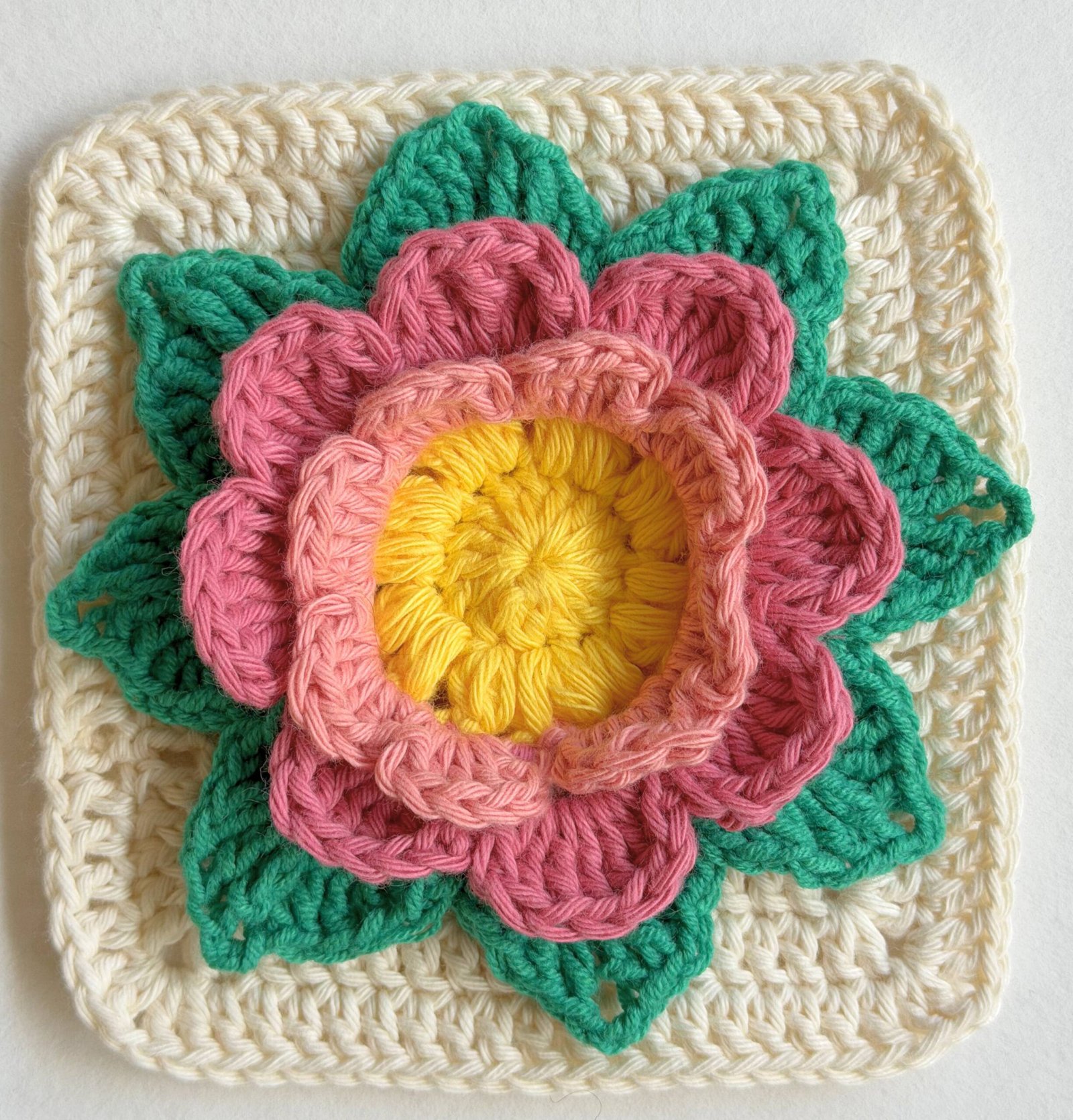 Simplified Blooming Granny Square [Free Crochet Pattern]