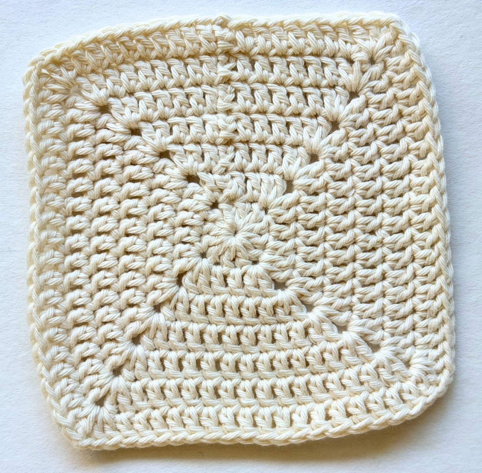 The “No-Gap” Solid Granny Square